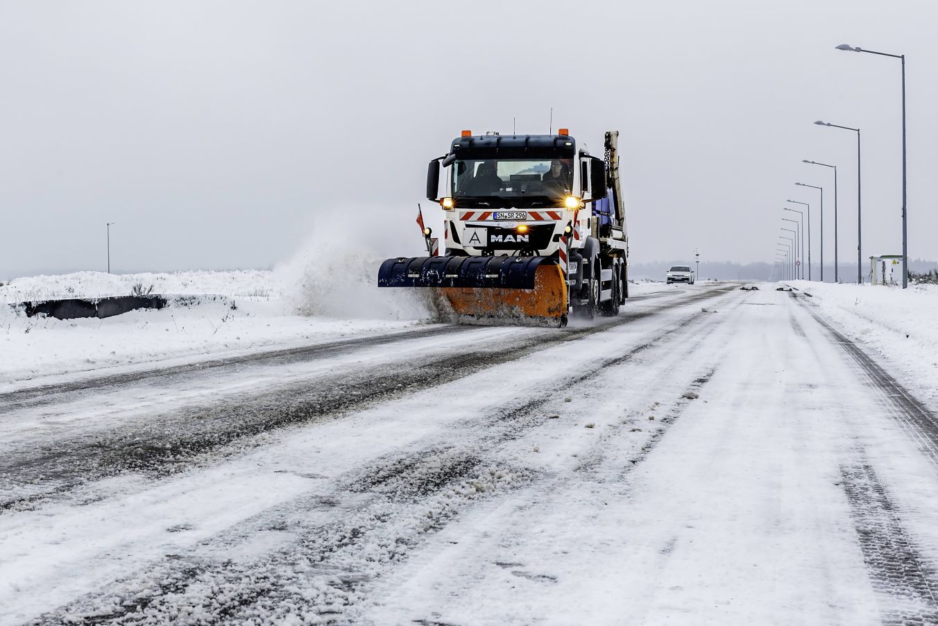 Räumfahrzeuge des SAS Schwerin jeden Tag ab den frühen Morgenstunden on tour