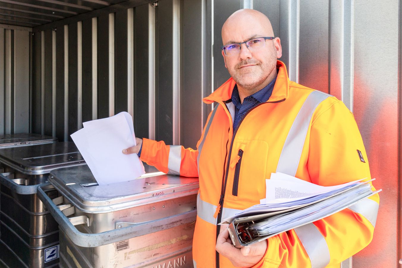 Aktenvernichtung leicht gemacht, Foto: maxpress/srk