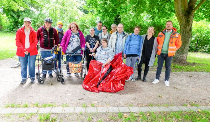 Die Dreescher Werkstätten und ANKER Sozialarbeit haben erstmals eine Woche für den Klima- und Umweltschutz durchgeführt. Dabei erfolgte auch eine große Müllsammelaktion im Stadtgebiet. Materielle Unterstützung gab es dafür von der SAS.