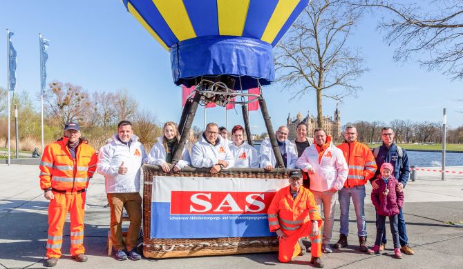 Tolle Aussichten über die Schrubberparty mit dem Ballonkran, Foto: maxpress/srk
